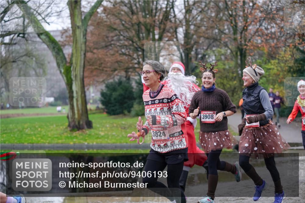 07.12.2025 - St. Pauli X-Mass-Run No. 15 Michael Burmester http://msf.ph/oto/9406193 07.12.2025 11:21:36 Laufen 15, 3824, 2770, 3908 meine-sportfotos.de