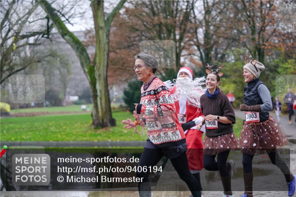 07.12.2025 - St. Pauli X-Mass-Run No. 15 Michael Burmester http://msf.ph/oto/9406194 07.12.2025 11:21:36 Laufen 06, 3903, 3824, 3908 meine-sportfotos.de
