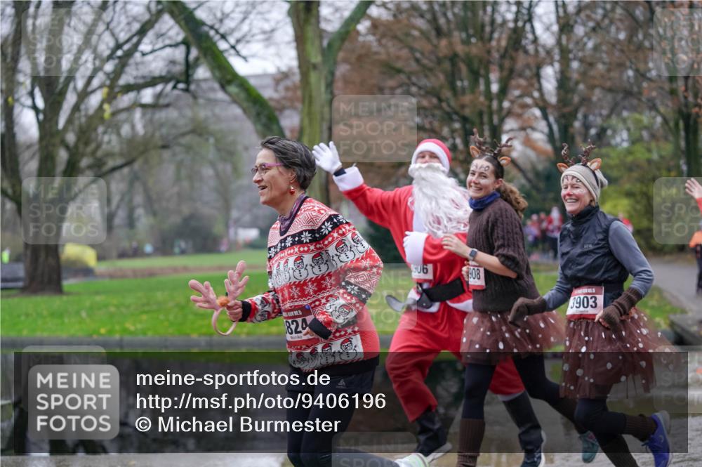 07.12.2025 - St. Pauli X-Mass-Run No. 15 Michael Burmester http://msf.ph/oto/9406196 07.12.2025 11:21:37 Laufen 111115, 824, 906, 908, 3903 meine-sportfotos.de
