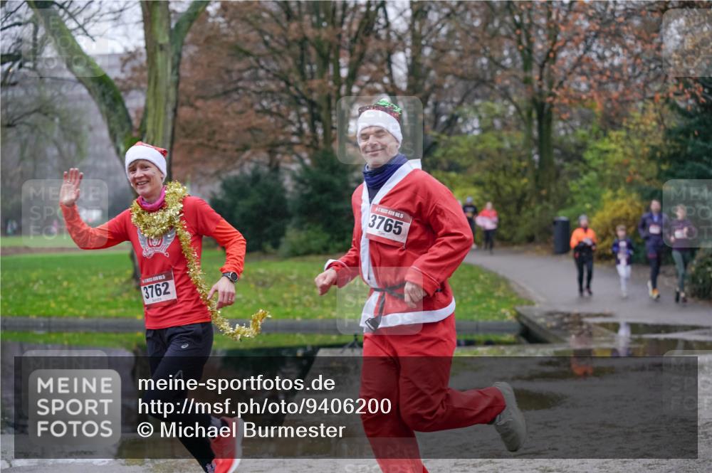 07.12.2025 - St. Pauli X-Mass-Run No. 15 Michael Burmester http://msf.ph/oto/9406200 07.12.2025 11:21:38 Laufen 3762, 15, 3765 meine-sportfotos.de