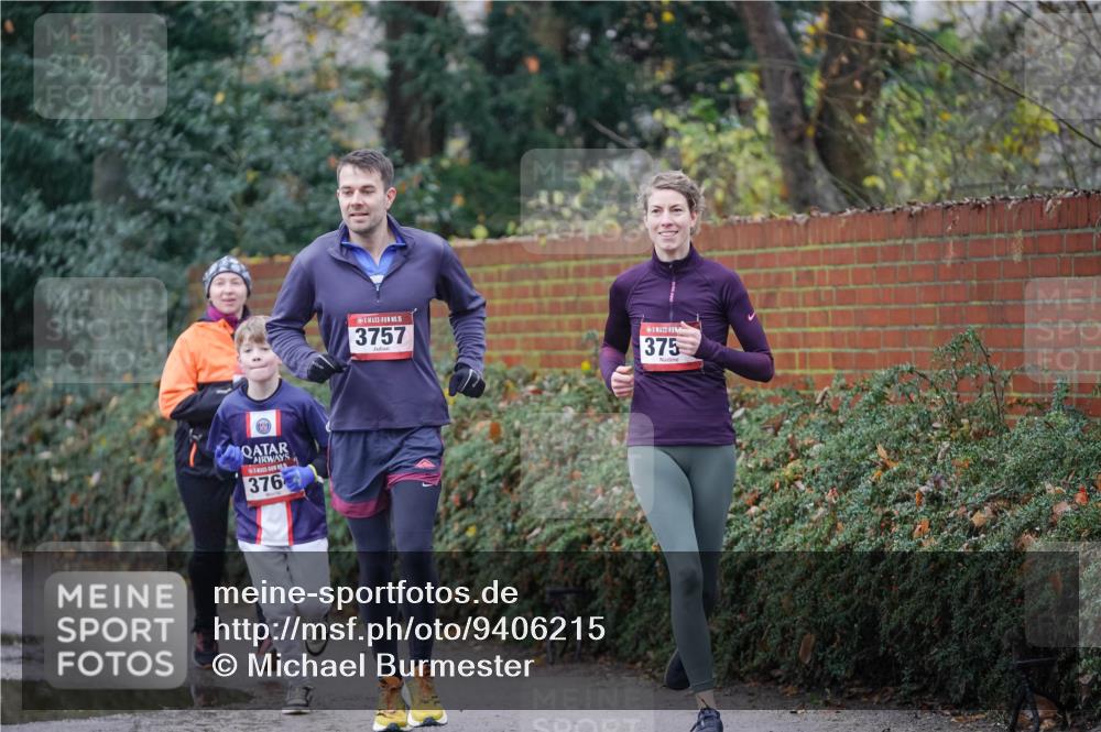 07.12.2025 - St. Pauli X-Mass-Run No. 15 Michael Burmester http://msf.ph/oto/9406215 07.12.2025 11:21:42 Laufen 376, 15, 3757, 375 meine-sportfotos.de