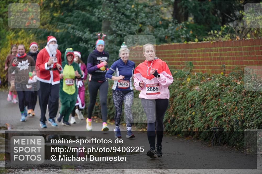 07.12.2025 - St. Pauli X-Mass-Run No. 15 Michael Burmester http://msf.ph/oto/9406225 07.12.2025 11:21:48 Laufen 2424, 3845, 15, 2865 meine-sportfotos.de