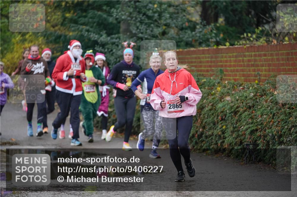 07.12.2025 - St. Pauli X-Mass-Run No. 15 Michael Burmester http://msf.ph/oto/9406227 07.12.2025 11:21:48 Laufen 2425, 2424, 3, 2865 meine-sportfotos.de