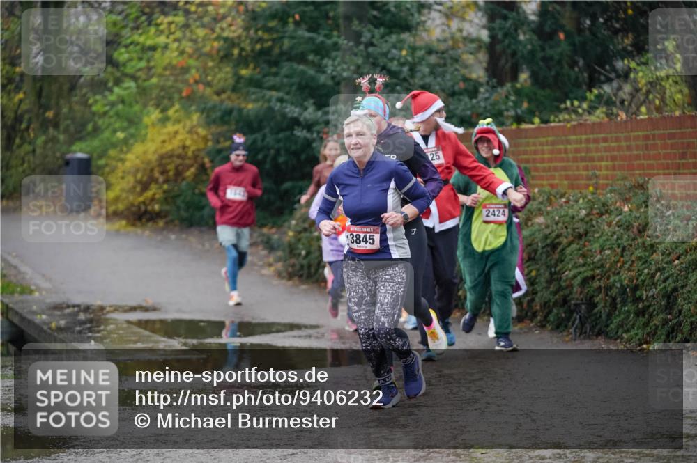 07.12.2025 - St. Pauli X-Mass-Run No. 15 Michael Burmester http://msf.ph/oto/9406232 07.12.2025 11:21:51 Laufen 25, 15, 3845, 7, 2424 meine-sportfotos.de