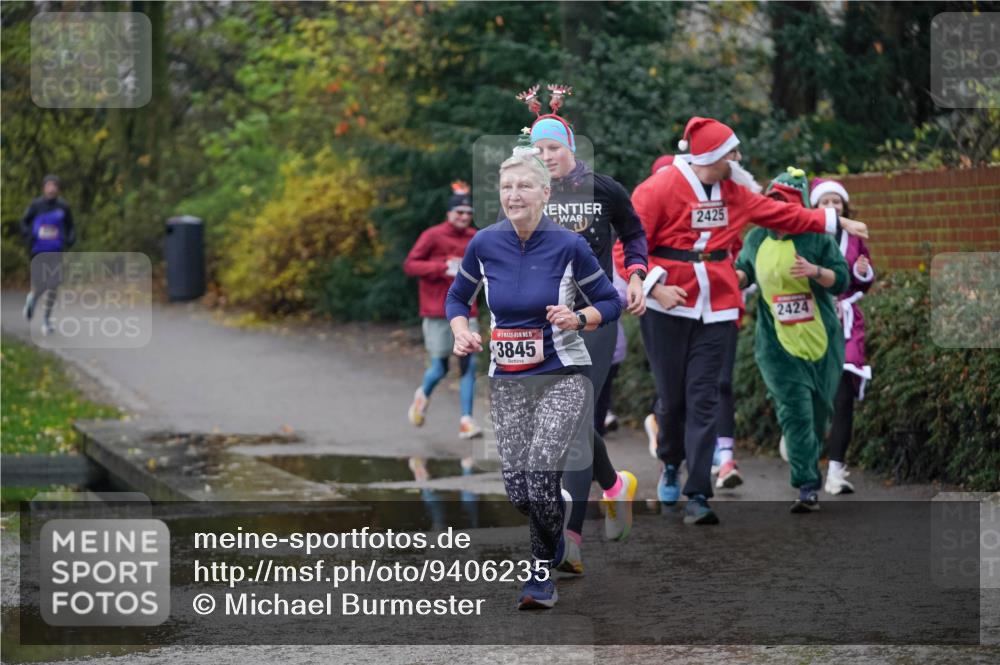 07.12.2025 - St. Pauli X-Mass-Run No. 15 Michael Burmester http://msf.ph/oto/9406235 07.12.2025 11:21:51 Laufen 15, 3845, 2425, 2424 meine-sportfotos.de