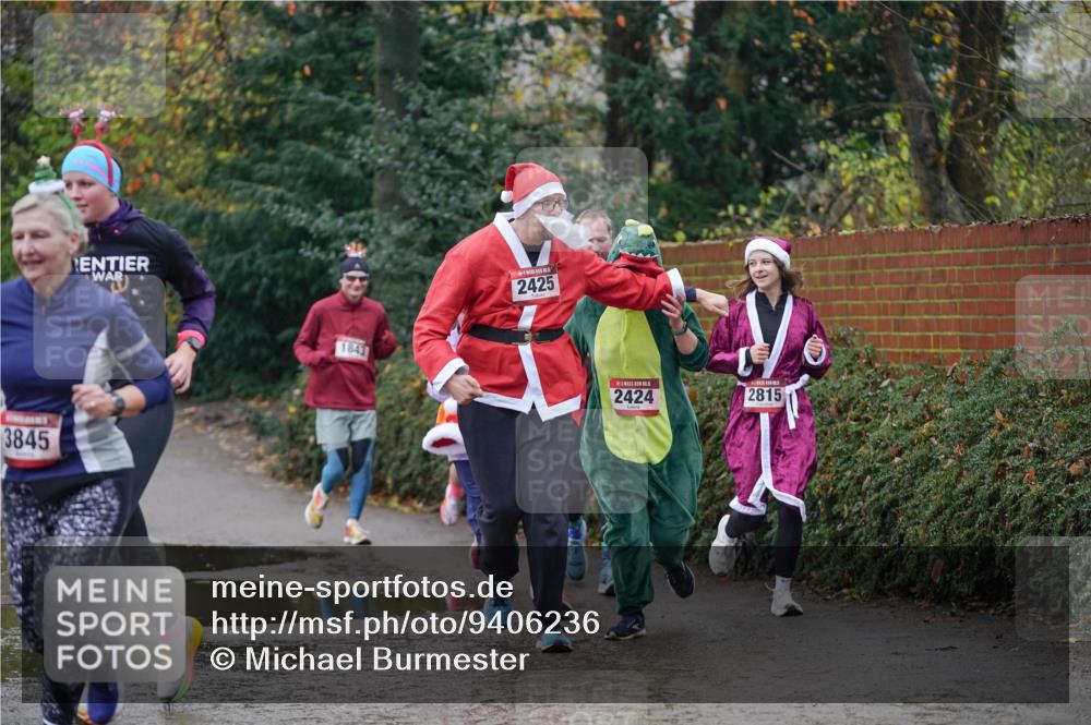 07.12.2025 - St. Pauli X-Mass-Run No. 15 Michael Burmester http://msf.ph/oto/9406236 07.12.2025 11:21:52 Laufen 3845, 1843, 2425, 15, 2424, 2815 meine-sportfotos.de