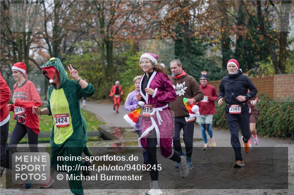 07.12.2025 - St. Pauli X-Mass-Run No. 15 Michael Burmester http://msf.ph/oto/9406245 07.12.2025 11:21:55 Laufen 2816, 15, 2424, 815, 0, 2561 meine-sportfotos.de