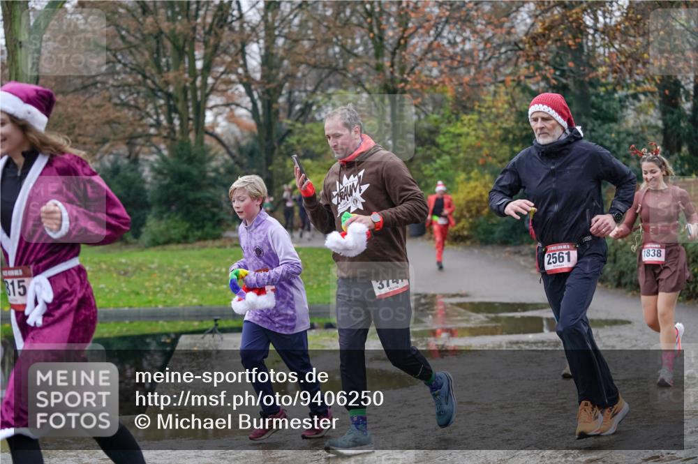 07.12.2025 - St. Pauli X-Mass-Run No. 15 Michael Burmester http://msf.ph/oto/9406250 07.12.2025 11:21:56 Laufen 315, 374, 2561, 1838 meine-sportfotos.de