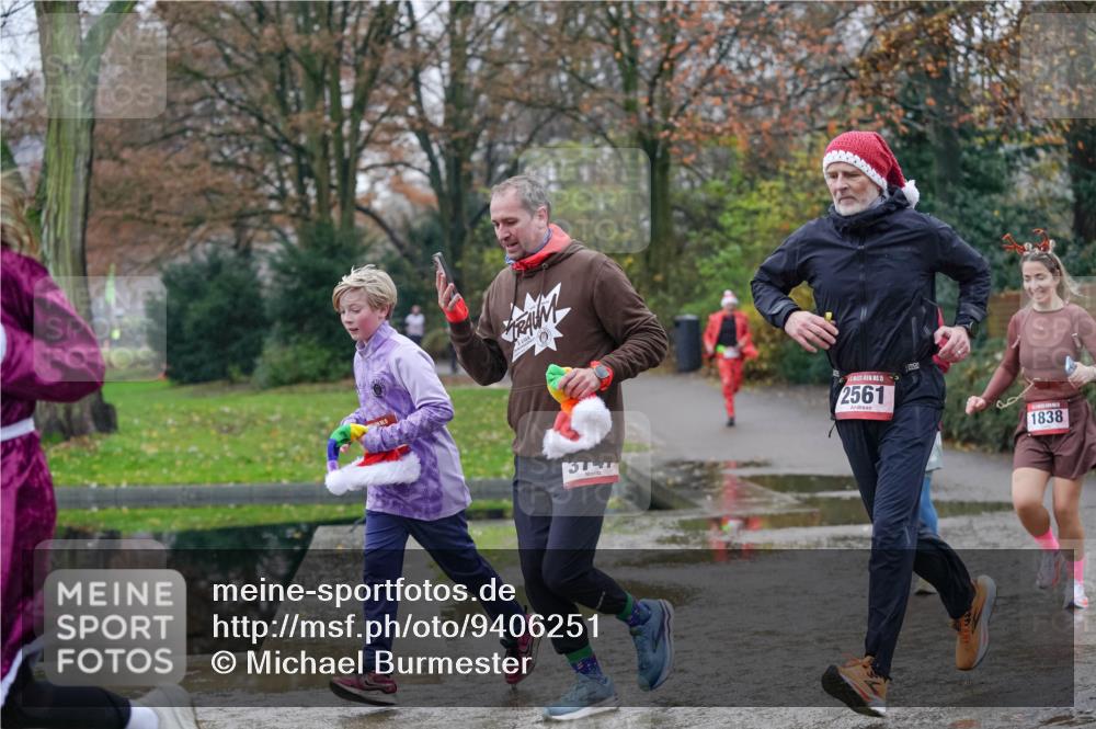07.12.2025 - St. Pauli X-Mass-Run No. 15 Michael Burmester http://msf.ph/oto/9406251 07.12.2025 11:21:56 Laufen 3747, 2561, 1838 meine-sportfotos.de
