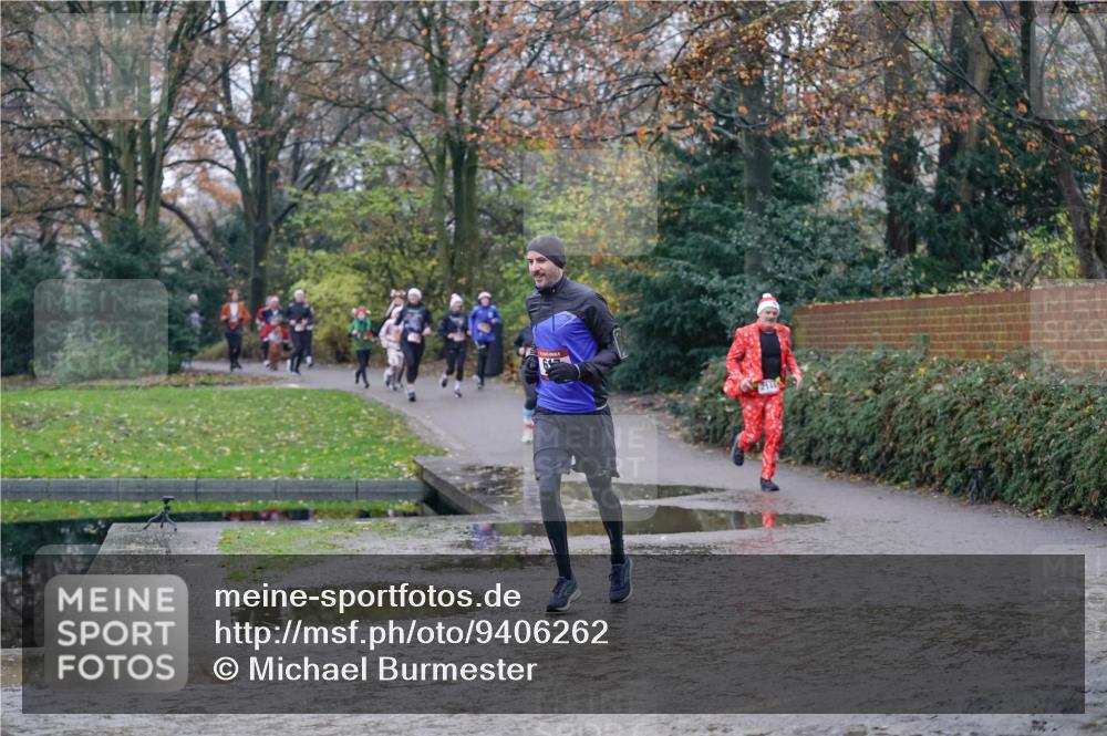07.12.2025 - St. Pauli X-Mass-Run No. 15 Michael Burmester http://msf.ph/oto/9406262 07.12.2025 11:21:59 Laufen  meine-sportfotos.de