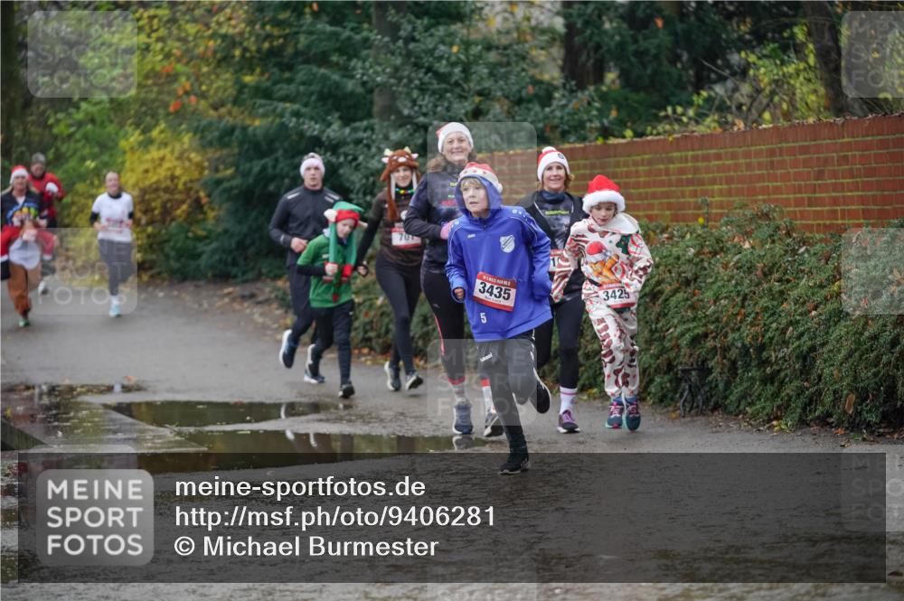 07.12.2025 - St. Pauli X-Mass-Run No. 15 Michael Burmester http://msf.ph/oto/9406281 07.12.2025 11:22:06 Laufen 3435, 5, 3425 meine-sportfotos.de