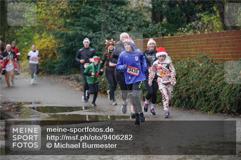 07.12.2025 - St. Pauli X-Mass-Run No. 15 Michael Burmester http://msf.ph/oto/9406282 07.12.2025 11:22:07 Laufen 3435, 5, 3425 meine-sportfotos.de
