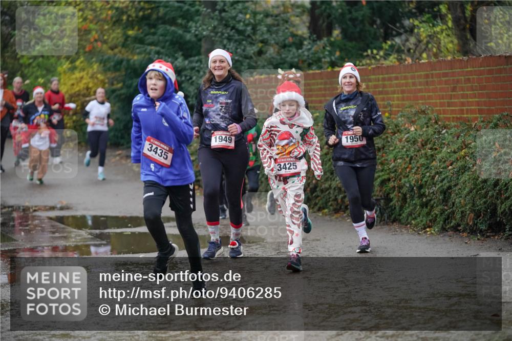 07.12.2025 - St. Pauli X-Mass-Run No. 15 Michael Burmester http://msf.ph/oto/9406285 07.12.2025 11:22:08 Laufen 3435, 1949, 3425, 1950 meine-sportfotos.de
