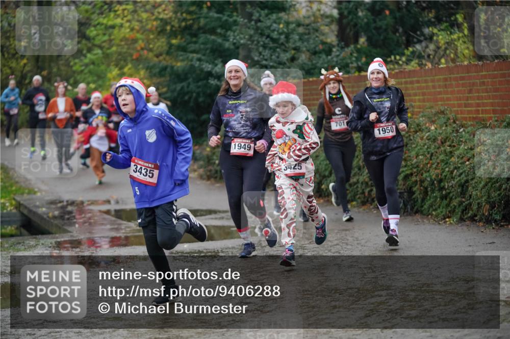 07.12.2025 - St. Pauli X-Mass-Run No. 15 Michael Burmester http://msf.ph/oto/9406288 07.12.2025 11:22:08 Laufen 3435, 5, 1949, 5425, 701, 1950 meine-sportfotos.de