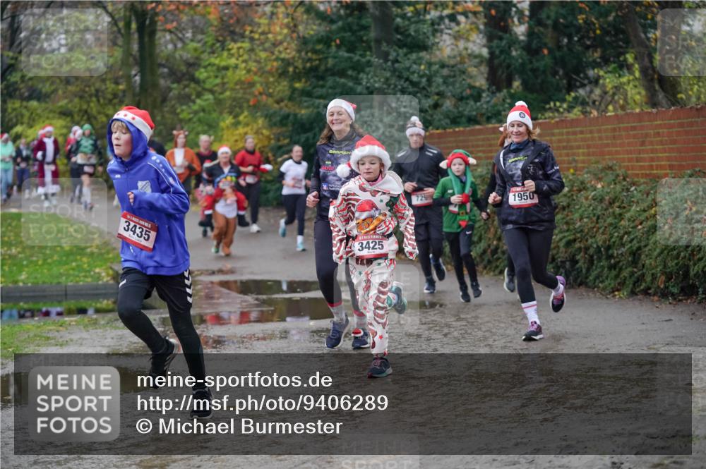 07.12.2025 - St. Pauli X-Mass-Run No. 15 Michael Burmester http://msf.ph/oto/9406289 07.12.2025 11:22:08 Laufen 3435, 3425, 729, 1950 meine-sportfotos.de
