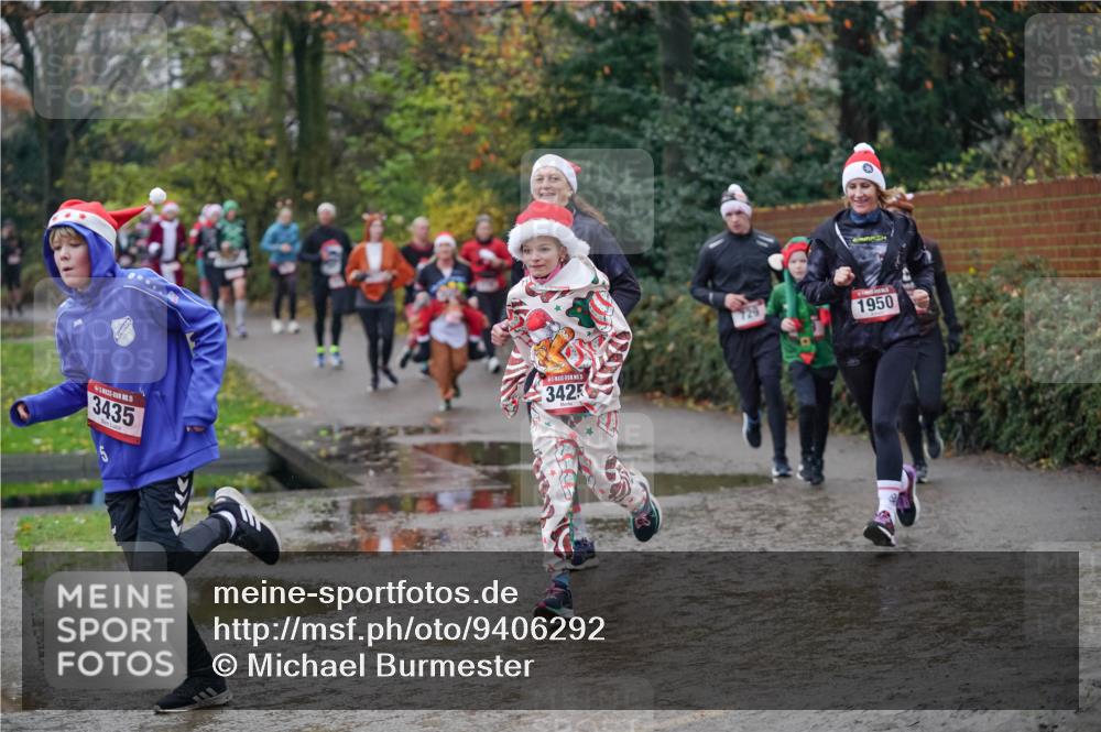 07.12.2025 - St. Pauli X-Mass-Run No. 15 Michael Burmester http://msf.ph/oto/9406292 07.12.2025 11:22:09 Laufen 000, 3435, 3425, 729, 1950 meine-sportfotos.de