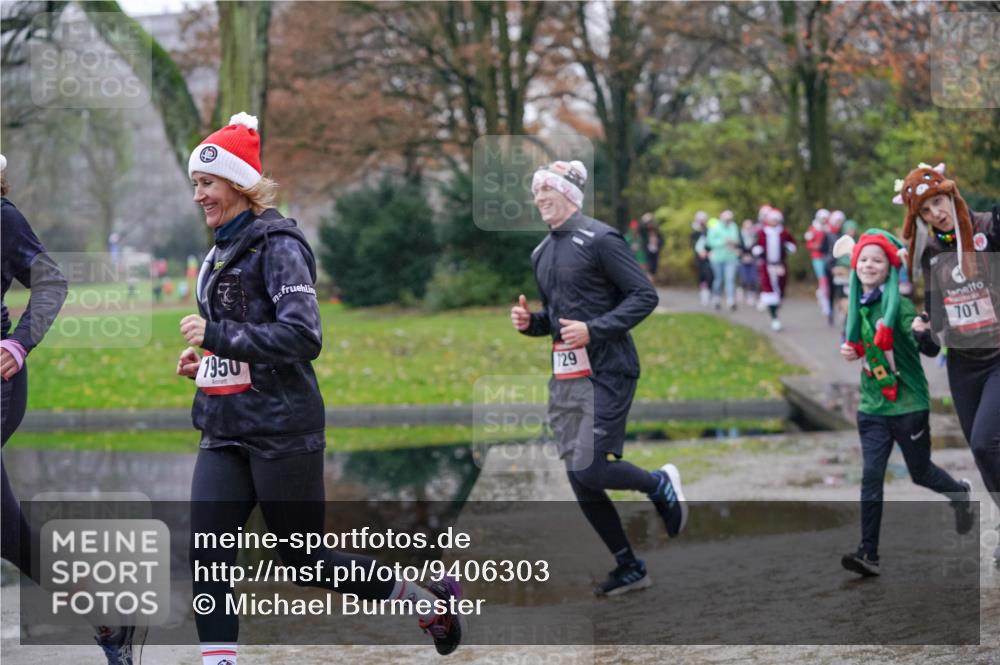 07.12.2025 - St. Pauli X-Mass-Run No. 15 Michael Burmester http://msf.ph/oto/9406303 07.12.2025 11:22:11 Laufen 1950, 729, 701 meine-sportfotos.de
