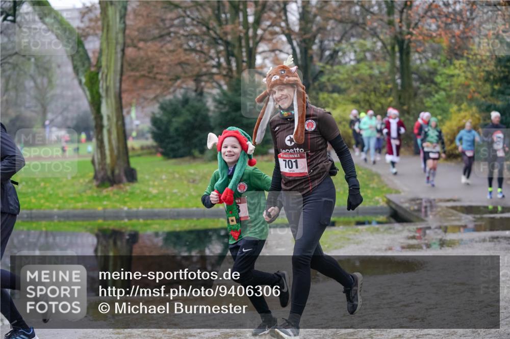07.12.2025 - St. Pauli X-Mass-Run No. 15 Michael Burmester http://msf.ph/oto/9406306 07.12.2025 11:22:12 Laufen 15, 15, 701 meine-sportfotos.de