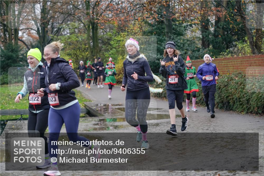07.12.2025 - St. Pauli X-Mass-Run No. 15 Michael Burmester http://msf.ph/oto/9406355 07.12.2025 11:22:26 Laufen 3922, 923, 291, 2122, 727 meine-sportfotos.de