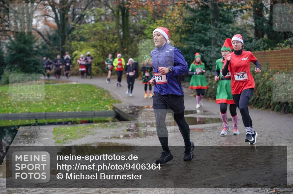 07.12.2025 - St. Pauli X-Mass-Run No. 15 Michael Burmester http://msf.ph/oto/9406364 07.12.2025 11:22:28 Laufen 727, 726 meine-sportfotos.de