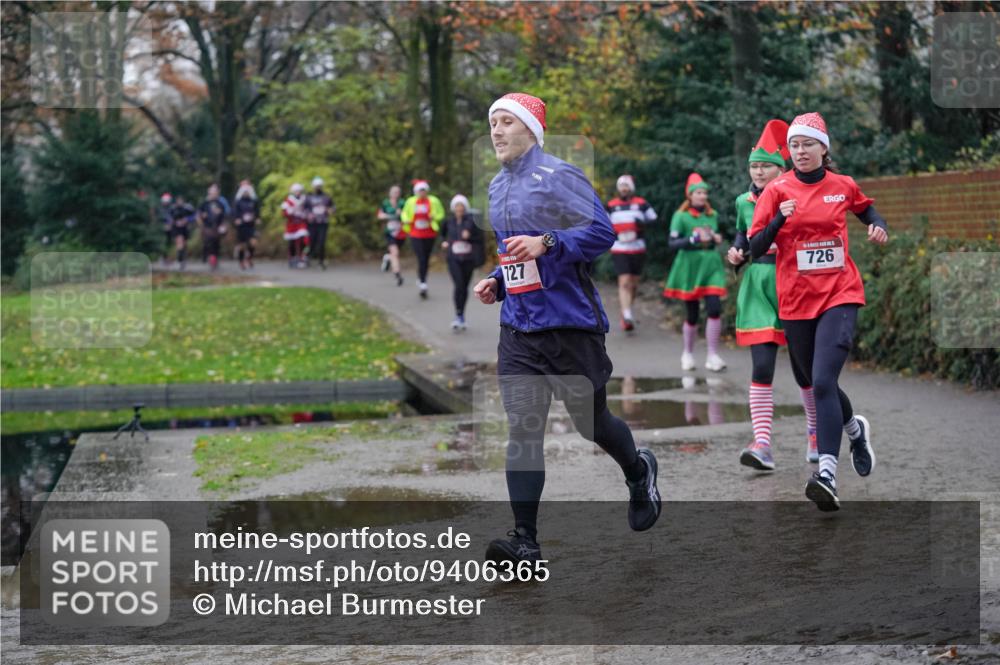 07.12.2025 - St. Pauli X-Mass-Run No. 15 Michael Burmester http://msf.ph/oto/9406365 07.12.2025 11:22:29 Laufen 727, 726 meine-sportfotos.de