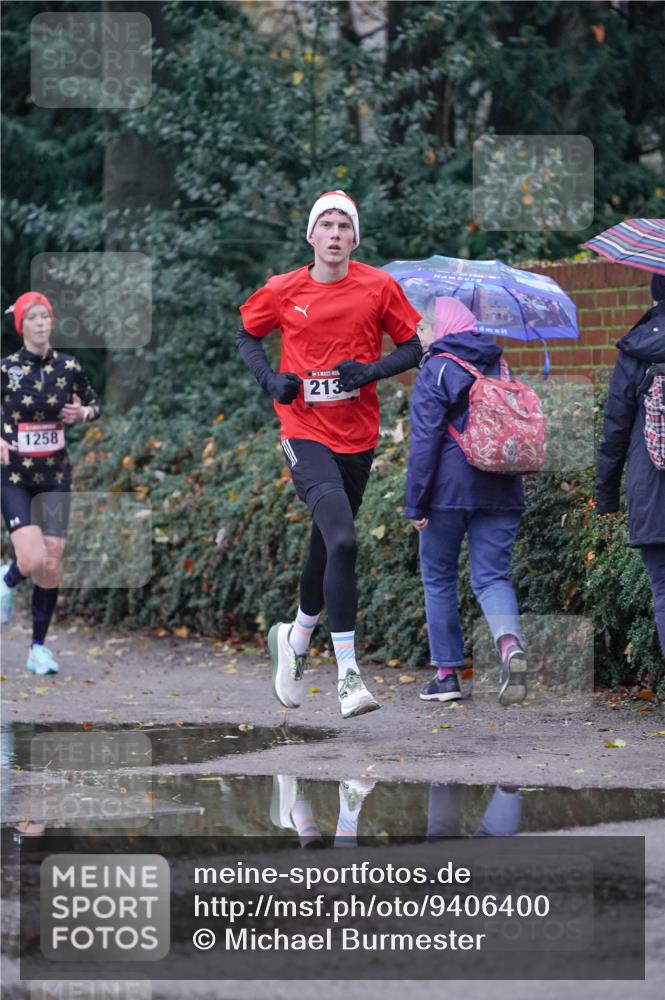 07.12.2025 - St. Pauli X-Mass-Run No. 15 Michael Burmester http://msf.ph/oto/9406400 07.12.2025 09:37:40 Laufen 1258, 213 meine-sportfotos.de
