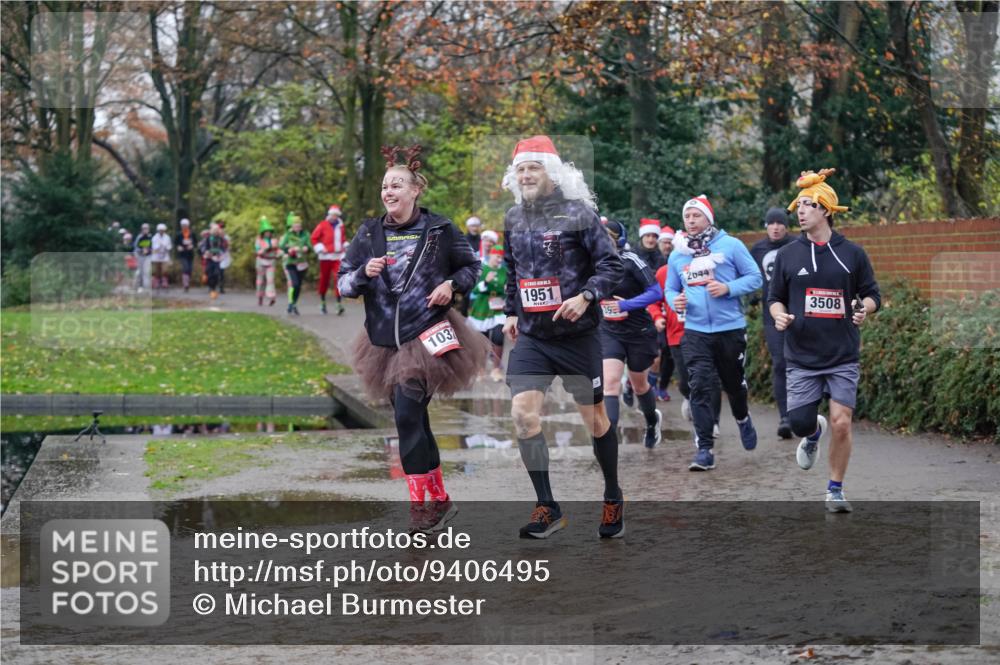 07.12.2025 - St. Pauli X-Mass-Run No. 15 Michael Burmester http://msf.ph/oto/9406495 07.12.2025 11:22:46 Laufen 103, 1951, 35, 390, 2644, 3508 meine-sportfotos.de