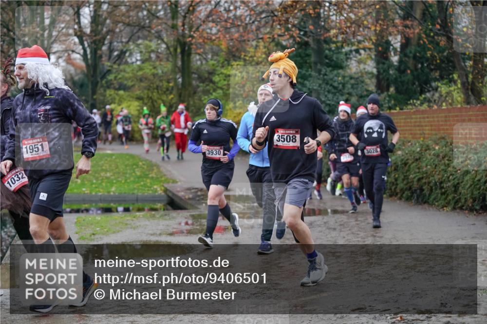 07.12.2025 - St. Pauli X-Mass-Run No. 15 Michael Burmester http://msf.ph/oto/9406501 07.12.2025 11:22:47 Laufen 1032, 15, 1951, 3930, 15, 3508, 3028 meine-sportfotos.de