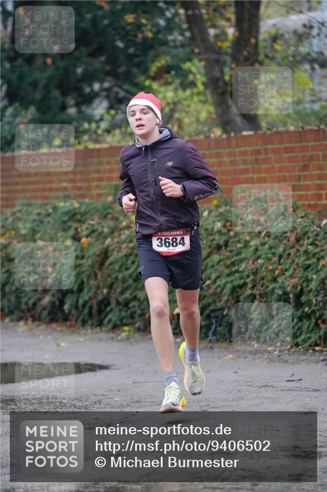 07.12.2025 - St. Pauli X-Mass-Run No. 15 Michael Burmester http://msf.ph/oto/9406502 07.12.2025 09:38:04 Laufen 15, 3684 meine-sportfotos.de