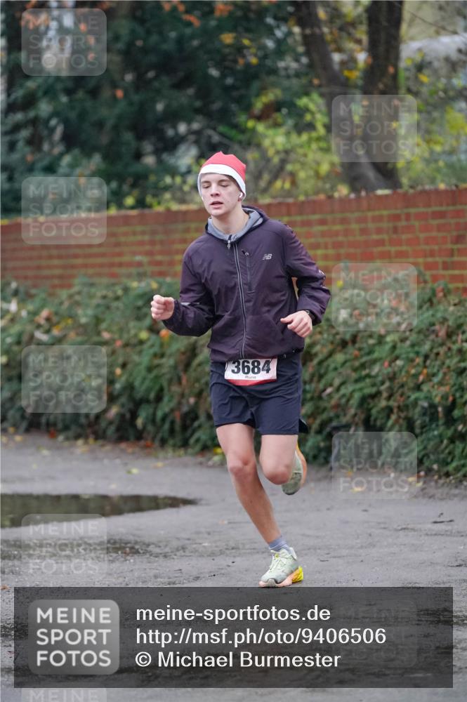 07.12.2025 - St. Pauli X-Mass-Run No. 15 Michael Burmester http://msf.ph/oto/9406506 07.12.2025 09:38:04 Laufen 3684 meine-sportfotos.de