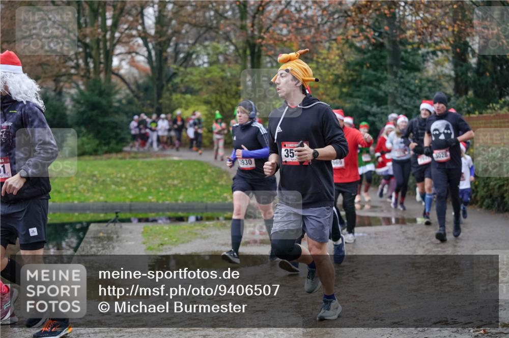 07.12.2025 - St. Pauli X-Mass-Run No. 15 Michael Burmester http://msf.ph/oto/9406507 07.12.2025 11:22:47 Laufen 1, 1930, 35, 669, 3028 meine-sportfotos.de