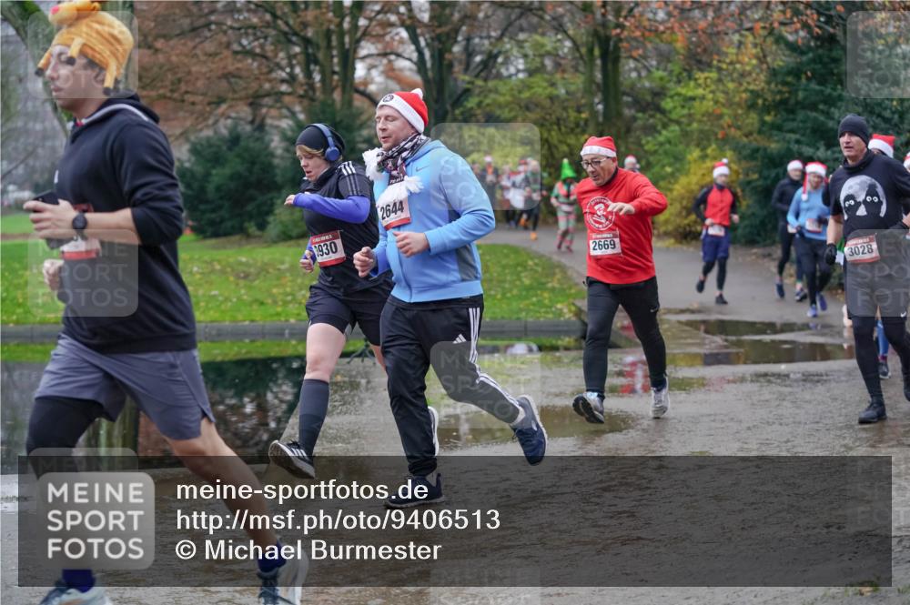 07.12.2025 - St. Pauli X-Mass-Run No. 15 Michael Burmester http://msf.ph/oto/9406513 07.12.2025 11:22:48 Laufen 3930, 2644, 2669, 3028 meine-sportfotos.de
