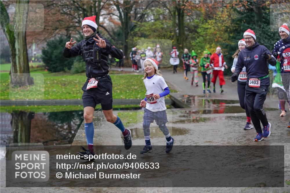 07.12.2025 - St. Pauli X-Mass-Run No. 15 Michael Burmester http://msf.ph/oto/9406533 07.12.2025 11:22:51 Laufen 59, 3379, 3403, 337 meine-sportfotos.de