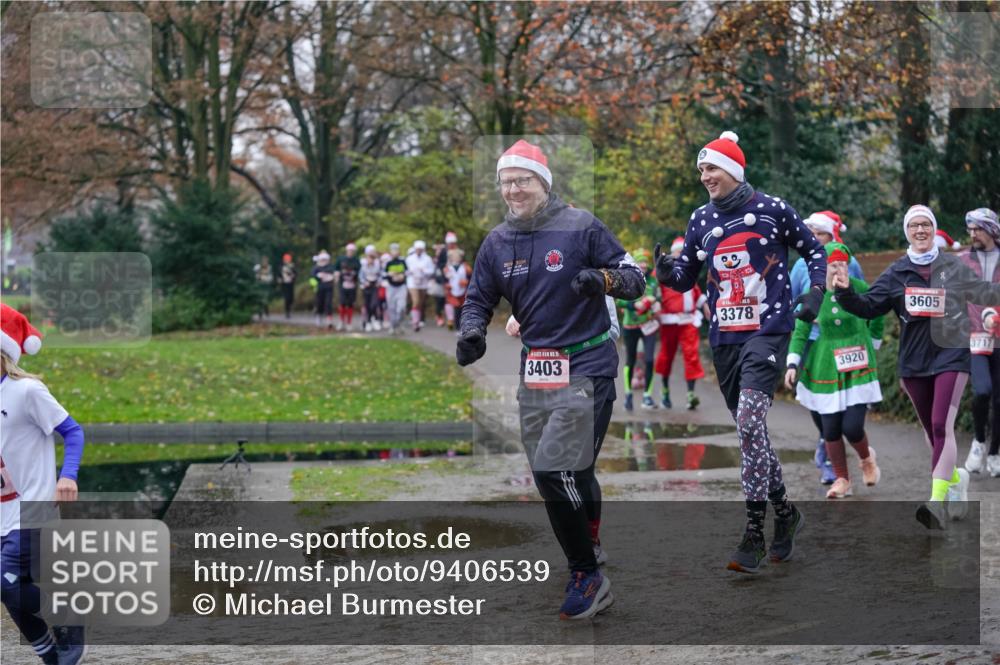 07.12.2025 - St. Pauli X-Mass-Run No. 15 Michael Burmester http://msf.ph/oto/9406539 07.12.2025 11:22:52 Laufen 15, 3403, 3378, 3920, 3605, 3717 meine-sportfotos.de