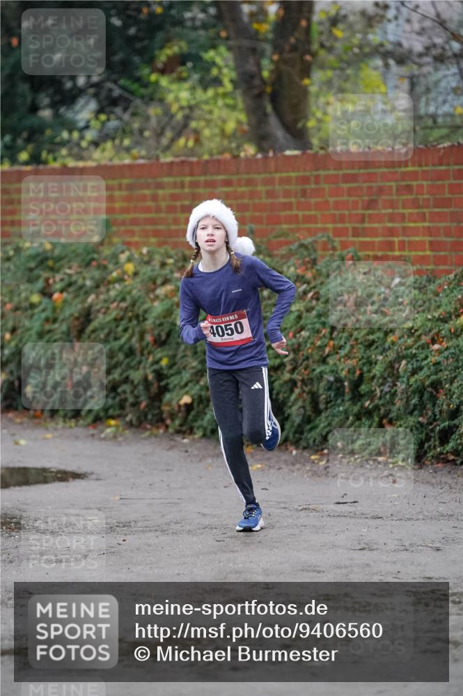 07.12.2025 - St. Pauli X-Mass-Run No. 15 Michael Burmester http://msf.ph/oto/9406560 07.12.2025 09:38:15 Laufen 15, 4050 meine-sportfotos.de