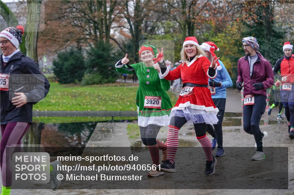07.12.2025 - St. Pauli X-Mass-Run No. 15 Michael Burmester http://msf.ph/oto/9406561 07.12.2025 11:22:54 Laufen 05, 15, 3920, 3927, 18, 3717, 3576 meine-sportfotos.de
