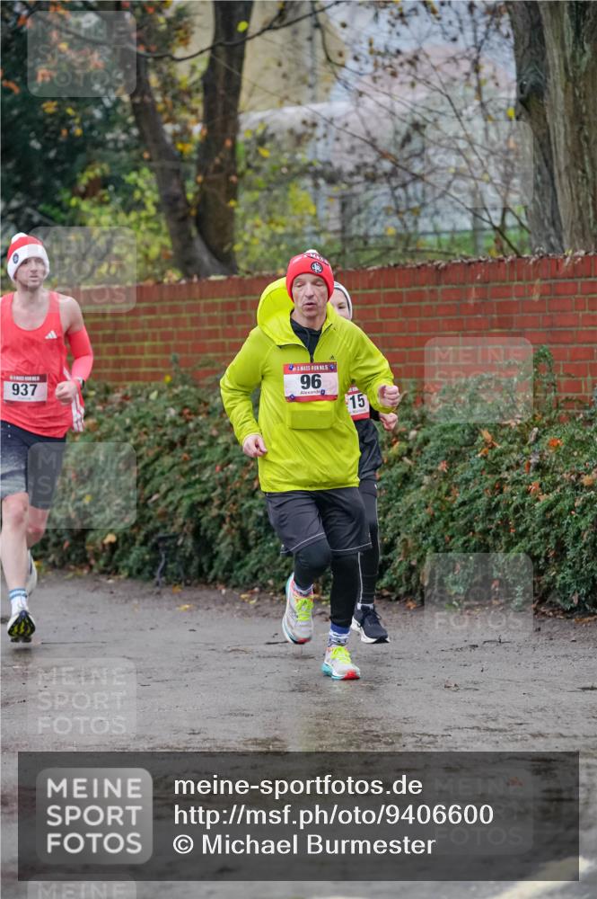 07.12.2025 - St. Pauli X-Mass-Run No. 15 Michael Burmester http://msf.ph/oto/9406600 07.12.2025 09:38:41 Laufen 937, 15, 96, 15 meine-sportfotos.de