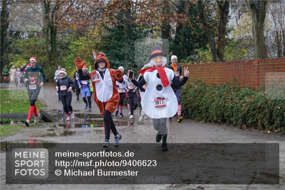 07.12.2025 - St. Pauli X-Mass-Run No. 15 Michael Burmester http://msf.ph/oto/9406623 07.12.2025 11:23:03 Laufen 2372, 320, 3919, 3571, 1933, 3917, 180 meine-sportfotos.de