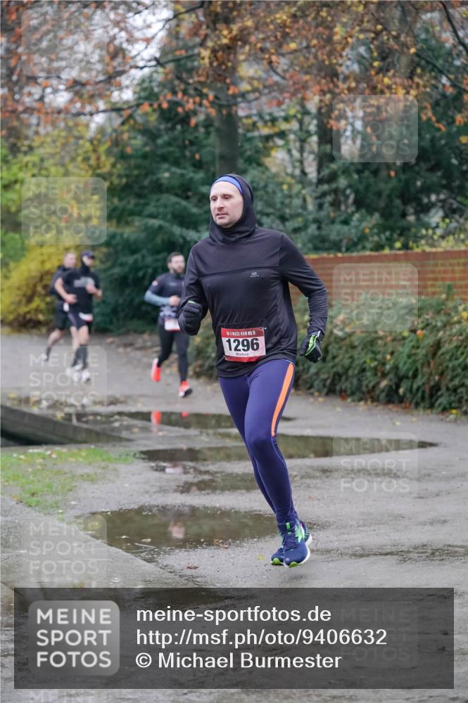 07.12.2025 - St. Pauli X-Mass-Run No. 15 Michael Burmester http://msf.ph/oto/9406632 07.12.2025 09:38:46 Laufen 15, 1296 meine-sportfotos.de