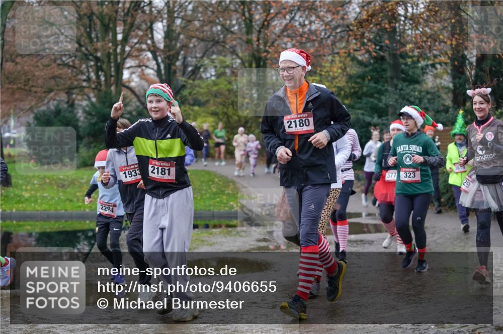 07.12.2025 - St. Pauli X-Mass-Run No. 15 Michael Burmester http://msf.ph/oto/9406655 07.12.2025 11:23:07 Laufen 2294, 1933, 2181, 15, 2180, 377, 323, 29 meine-sportfotos.de