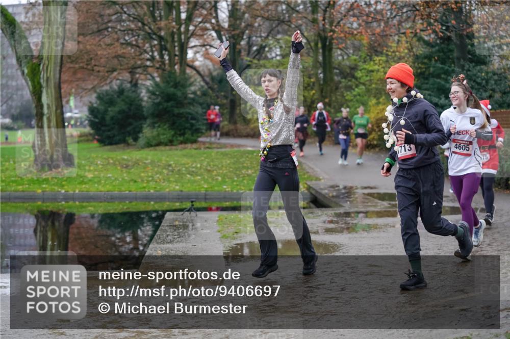 07.12.2025 - St. Pauli X-Mass-Run No. 15 Michael Burmester http://msf.ph/oto/9406697 07.12.2025 11:23:12 Laufen 713, 4605, 75 meine-sportfotos.de