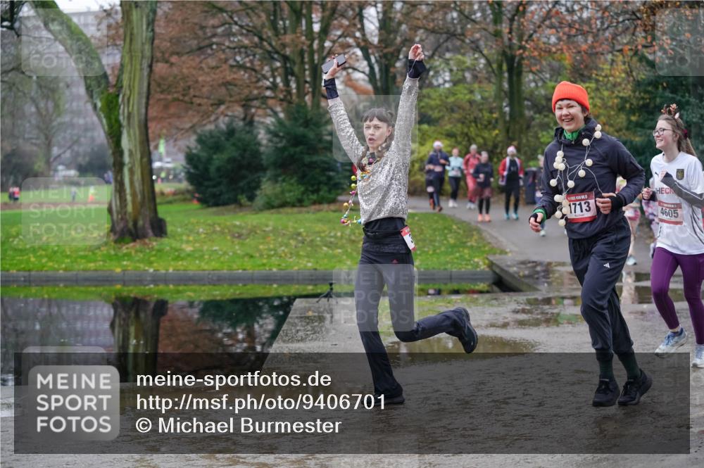 07.12.2025 - St. Pauli X-Mass-Run No. 15 Michael Burmester http://msf.ph/oto/9406701 07.12.2025 11:23:12 Laufen 1713, 4605 meine-sportfotos.de