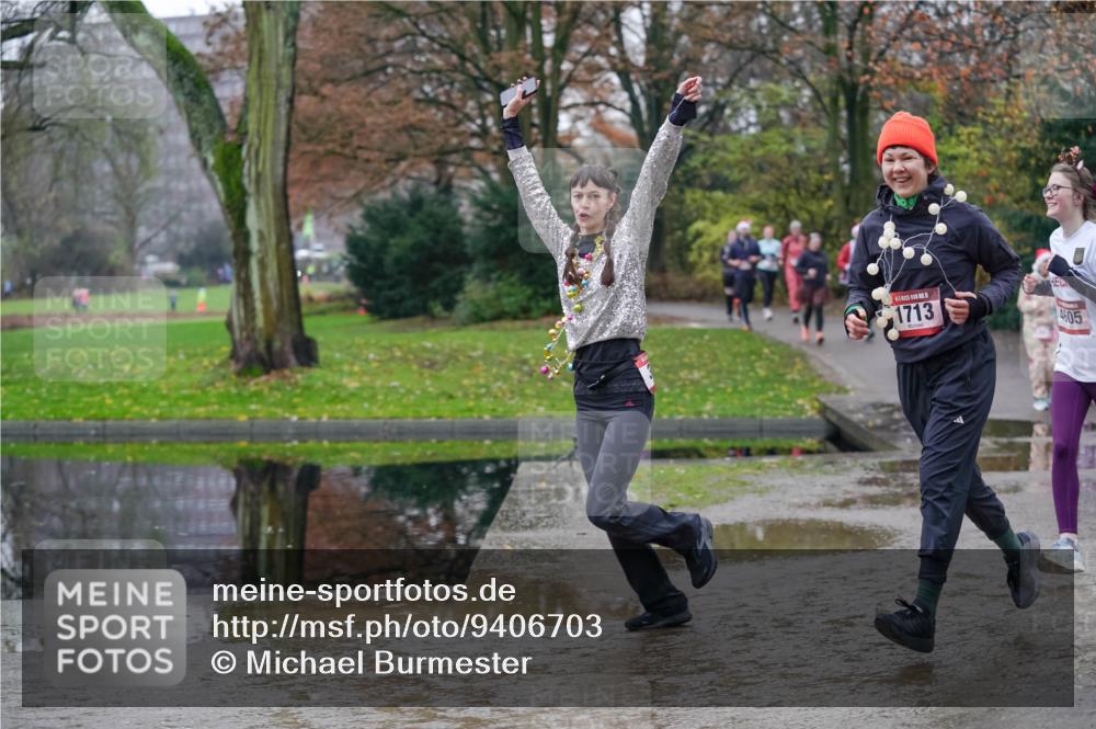 07.12.2025 - St. Pauli X-Mass-Run No. 15 Michael Burmester http://msf.ph/oto/9406703 07.12.2025 11:23:12 Laufen 1713, 4605 meine-sportfotos.de