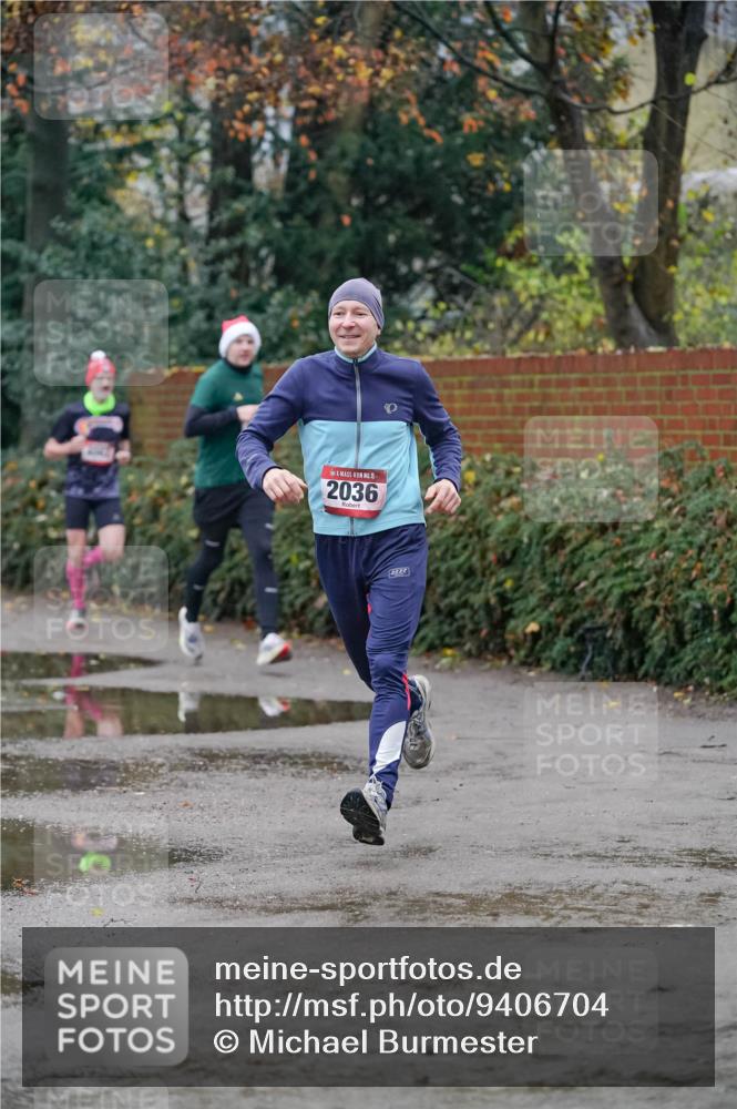 07.12.2025 - St. Pauli X-Mass-Run No. 15 Michael Burmester http://msf.ph/oto/9406704 07.12.2025 09:38:59 Laufen 15, 2036 meine-sportfotos.de
