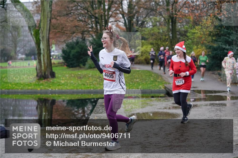 07.12.2025 - St. Pauli X-Mass-Run No. 15 Michael Burmester http://msf.ph/oto/9406711 07.12.2025 11:23:13 Laufen 4605, 1975 meine-sportfotos.de