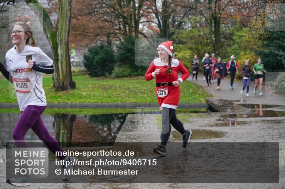 07.12.2025 - St. Pauli X-Mass-Run No. 15 Michael Burmester http://msf.ph/oto/9406715 07.12.2025 11:23:14 Laufen 24, 4605, 1975 meine-sportfotos.de