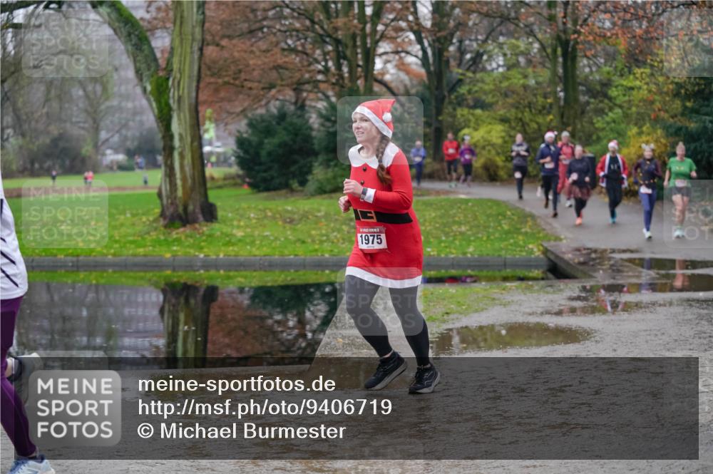 07.12.2025 - St. Pauli X-Mass-Run No. 15 Michael Burmester http://msf.ph/oto/9406719 07.12.2025 11:23:14 Laufen 1975 meine-sportfotos.de