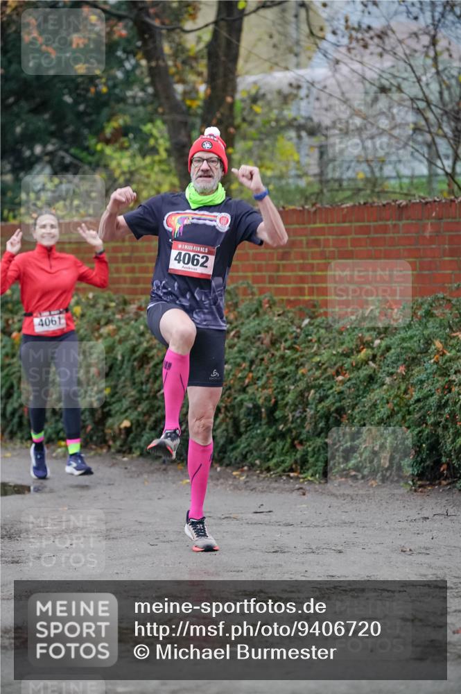 07.12.2025 - St. Pauli X-Mass-Run No. 15 Michael Burmester http://msf.ph/oto/9406720 07.12.2025 09:39:02 Laufen 4061, 15, 4062, 6 meine-sportfotos.de