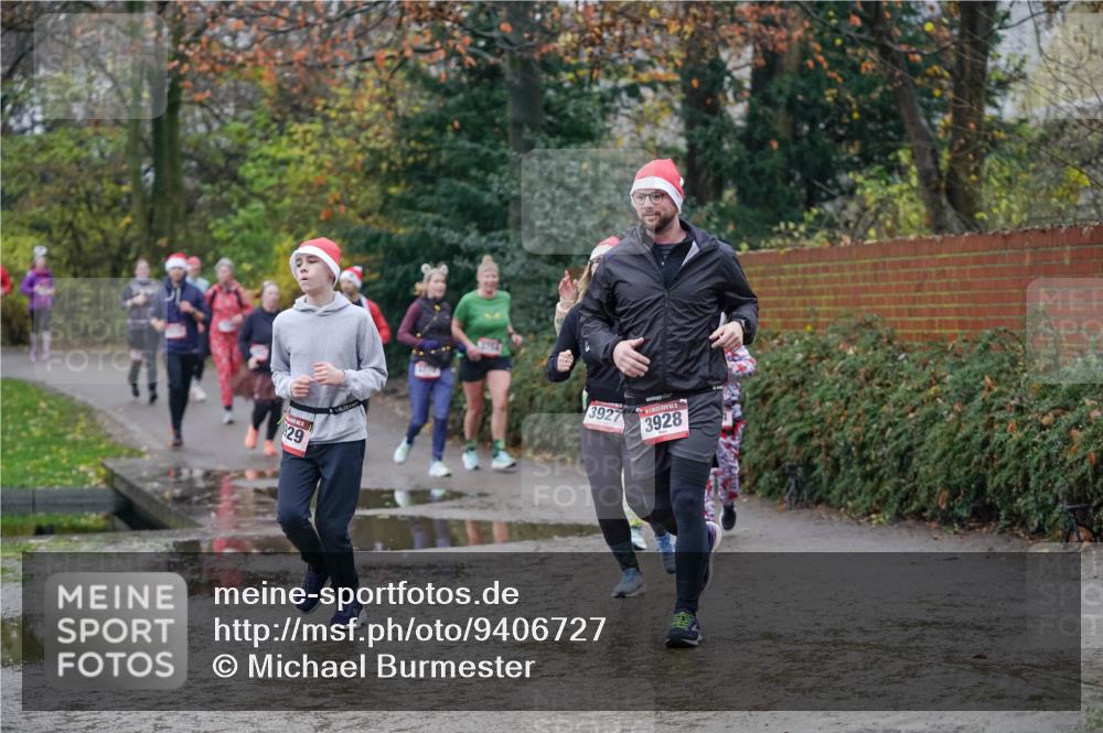 07.12.2025 - St. Pauli X-Mass-Run No. 15 Michael Burmester http://msf.ph/oto/9406727 07.12.2025 11:23:16 Laufen 29, 3927, 3928 meine-sportfotos.de