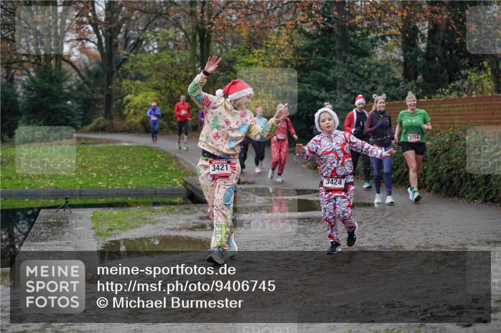 07.12.2025 - St. Pauli X-Mass-Run No. 15 Michael Burmester http://msf.ph/oto/9406745 07.12.2025 11:23:19 Laufen 3421, 3424, 3754 meine-sportfotos.de